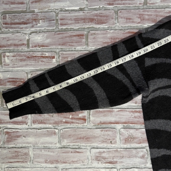 Paul Tazewell Wicked Sz M Black/Grey Stripe Button Cardigan embroidered Graphic - Picture 9 of 12